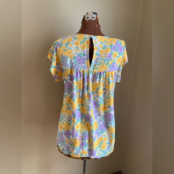 Emily wonder floral blouse, spring flowers top - Picture 4 of 8